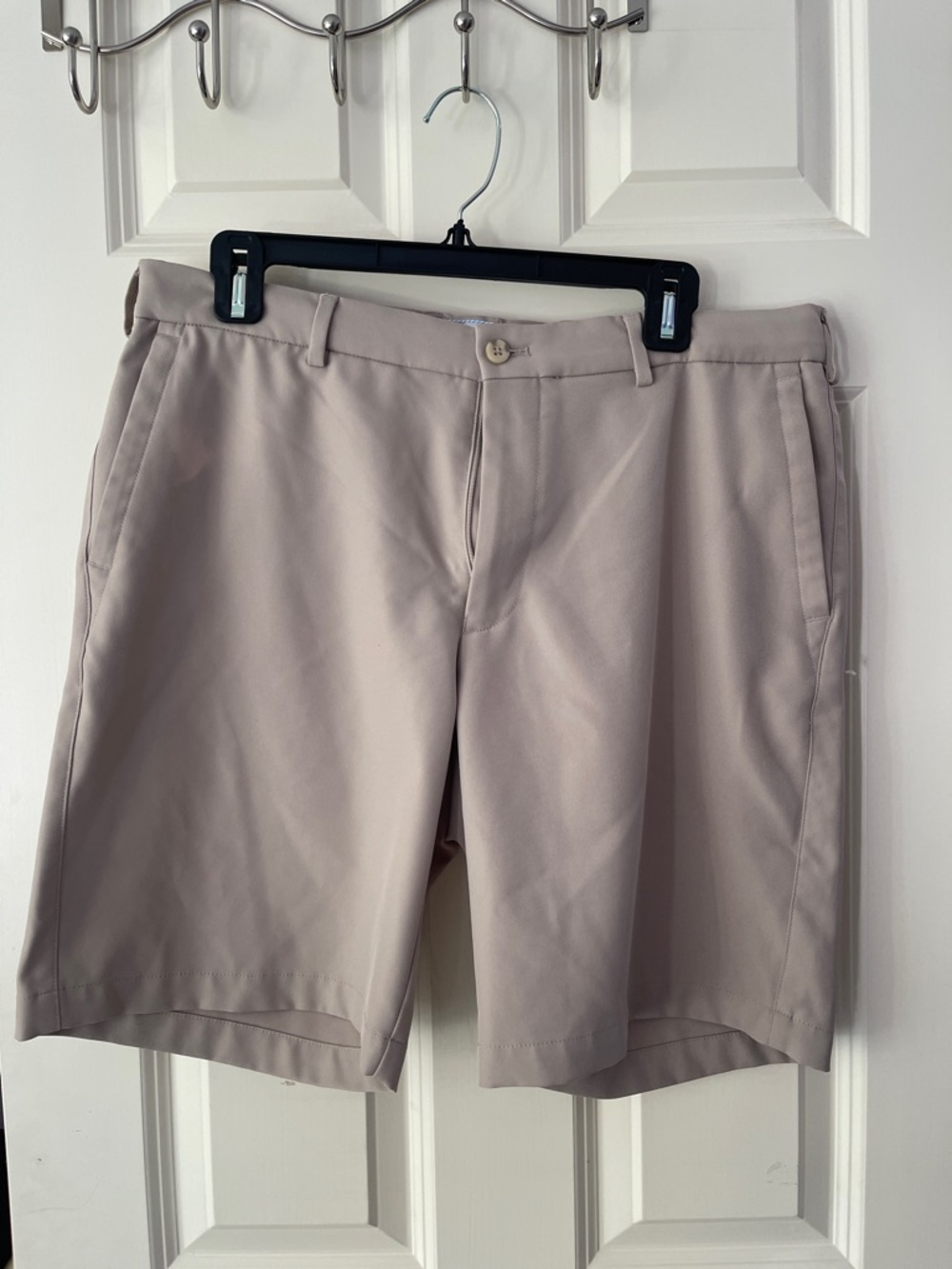 Men's Peter Millar Shorts in Light Taupe size 34